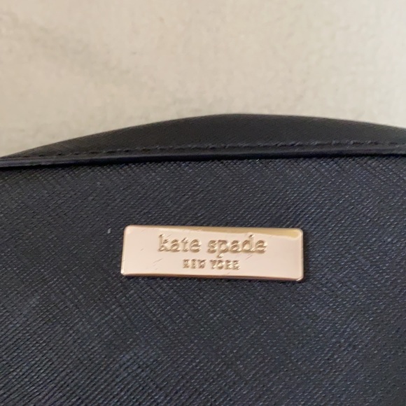 Kate Spade cross body purse.Good condition, only used a few times. 7.4”x4.9” - Picture 2 of 5
